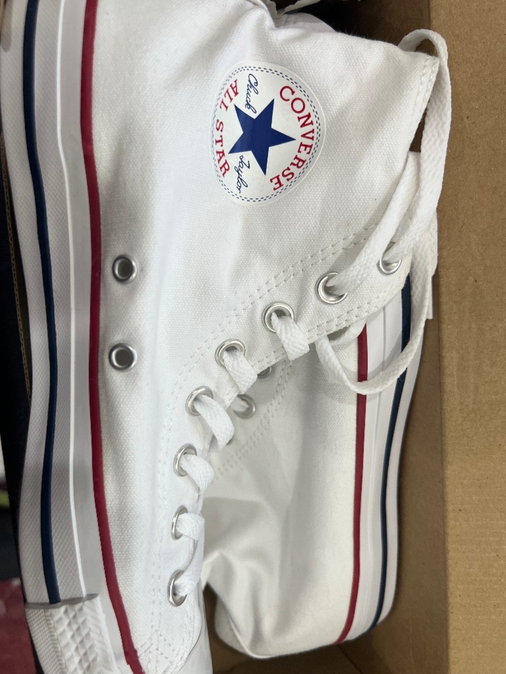 Converse All Star NEW IN BOX Mens 9 / Women's 11